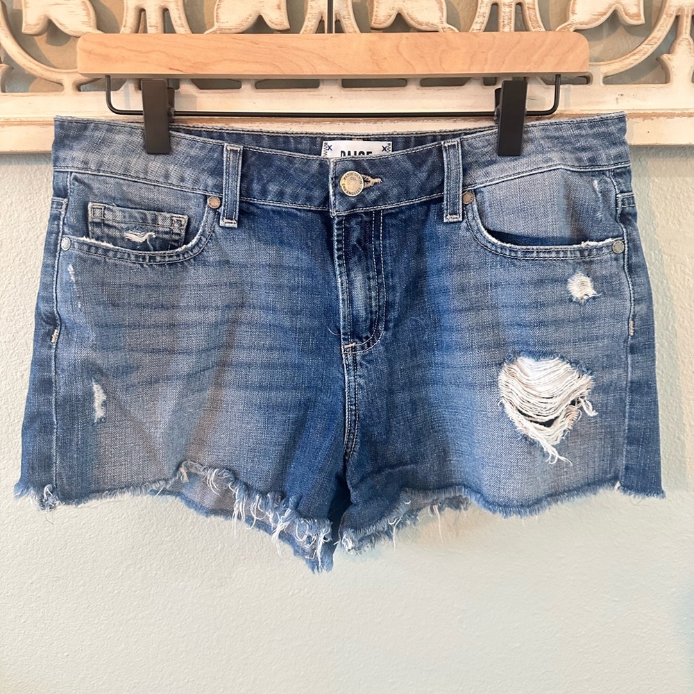 *PAIGE* DISTRESSED ‘DARYN SHORT’ SZ 29